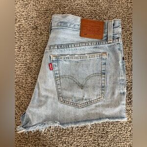 Levi’s 501 Mid-rise Denim Shorts - Size 28